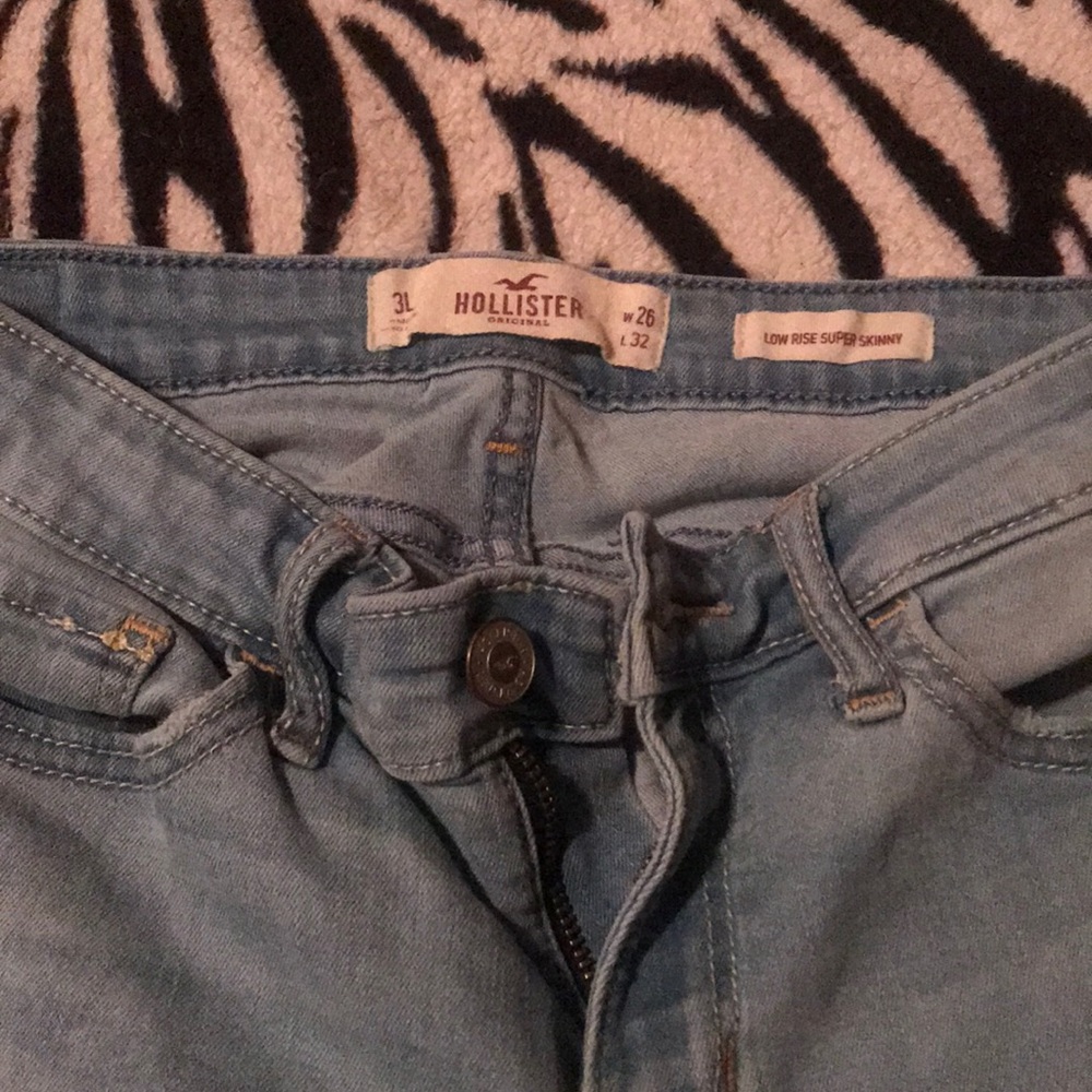 Size 26 hollister distressed super skinny jeans